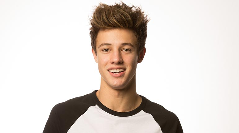 How tall is Cameron Dallas?